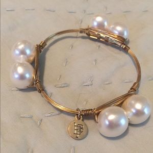 Large pearl Bourbon and Bowties bracelet